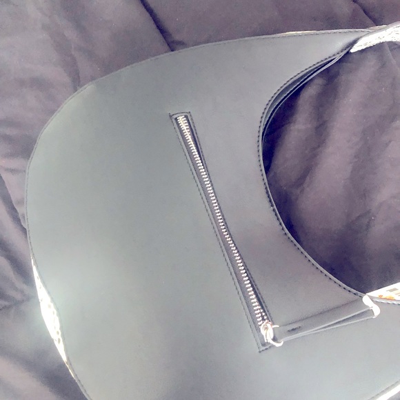 Alfani shoulder bag. - Picture 4 of 9